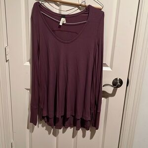 Free people waffle top with thumb holes